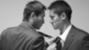 體系不完善，團隊弱小，幾乎沒有售后服務，賣完就不管或者以任何理由推卸責任。